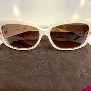 AUTHENTIC white FENDI SUNGLASSES FS419